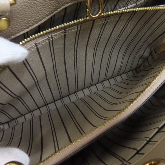 Louis Vuitton Montaigne MM Handbag Empreinte - Picture 6 of 9